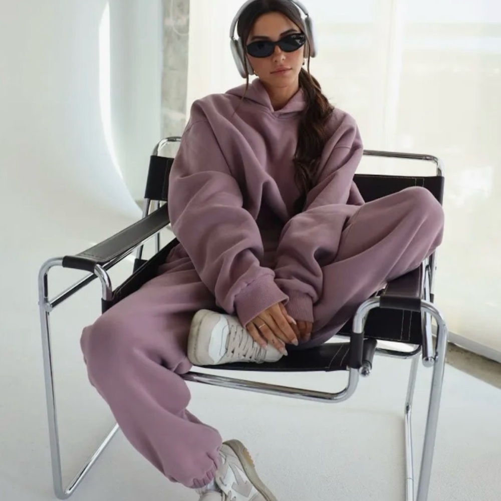 Comfrt Women's Hoodie & sweatpants in Orchid - Picture 3 of 8